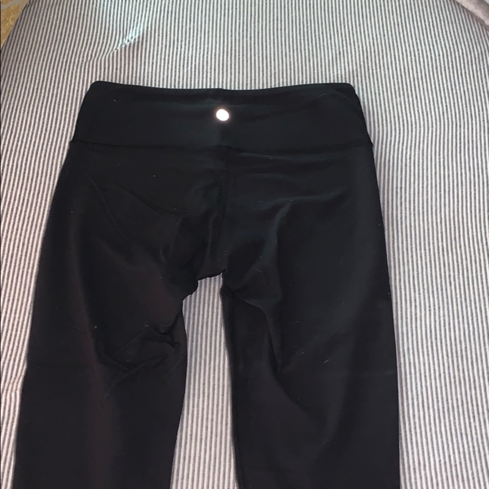 Lululemon black cropped leggings